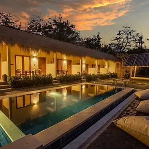 Made 02 Balangan, Homestay, Villas, & Warung Made02 Pensión